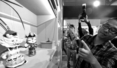 北京故宮吉祥物“壯壯”和“美美”昨天首度對外亮相。中新社發(fā)