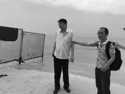 遇難者家屬稱，事發(fā)時并沒有這些鋼絲網(wǎng)，也沒看到警示標志。