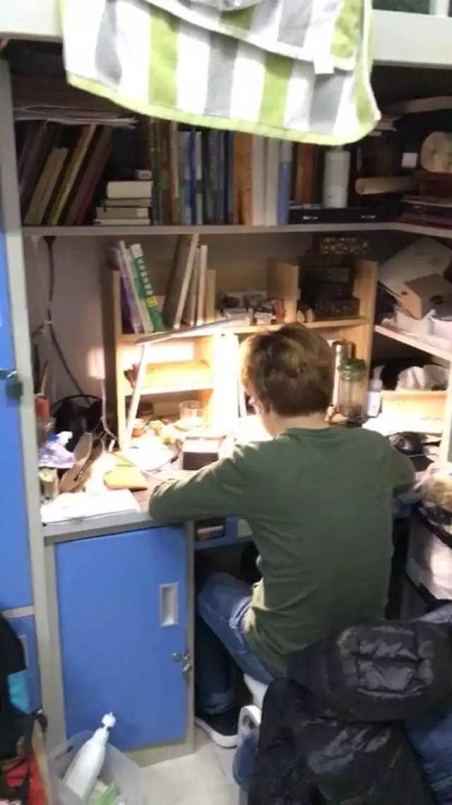 這個(gè)學(xué)校的男生宿舍火了！女同學(xué)都喊著要嫁