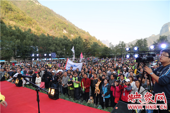 2014首屆蟒河摩托藝術(shù)文化節(jié)在蟒河景區(qū)隆重開(kāi)幕 2014首屆蟒河摩托藝術(shù)文化節(jié)在蟒河景區(qū)隆重開(kāi)幕