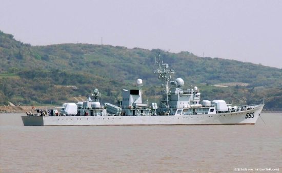 中國海軍一艘護衛(wèi)艦?zāi)仙硵R淺