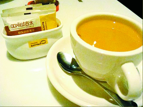 奶茶喝著沒奶味 街頭奶茶其實(shí)不含奶?！