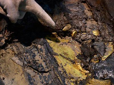 西漢?；韬钅箍脊牛菏赚F(xiàn)金板金餅