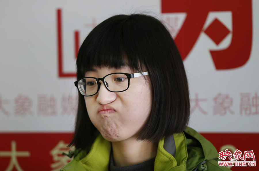 偶爾來個這樣的表情，算是放松緊張的心情吧！