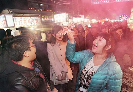 香香活潑的主持風(fēng)格很受觀眾的歡迎 香香活潑的主持風(fēng)格很受觀眾的歡迎