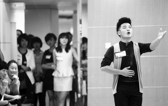 面試處，選手進(jìn)行才藝展示