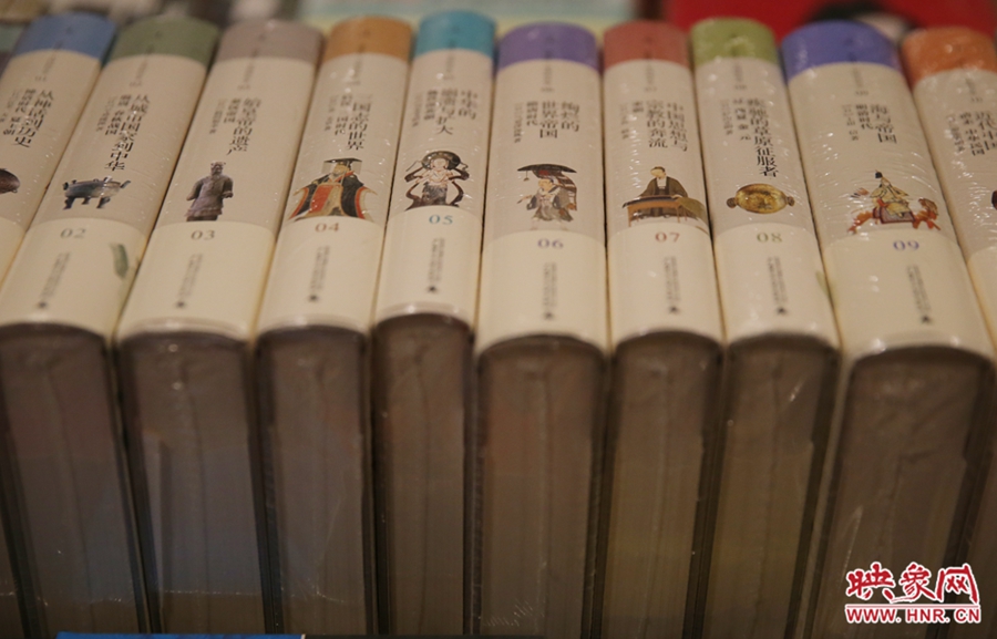 書店內(nèi)的書。