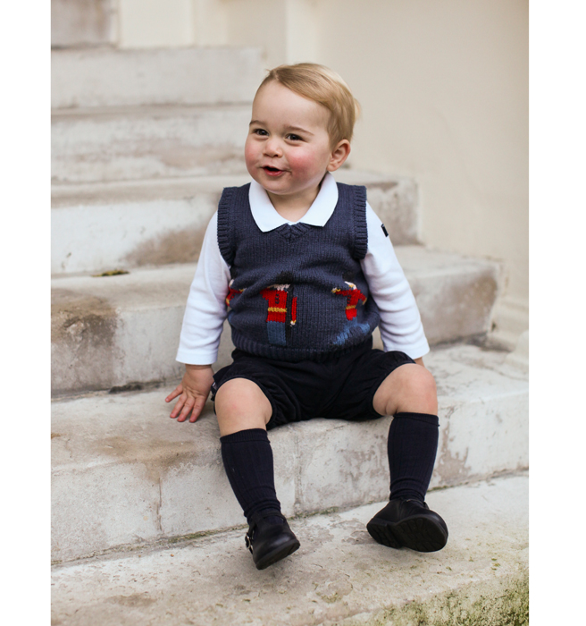 喬治王子發(fā)布圣誕官方照 激萌小正太融化網友心